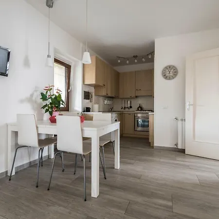 Balkissa San Felice del Benaco